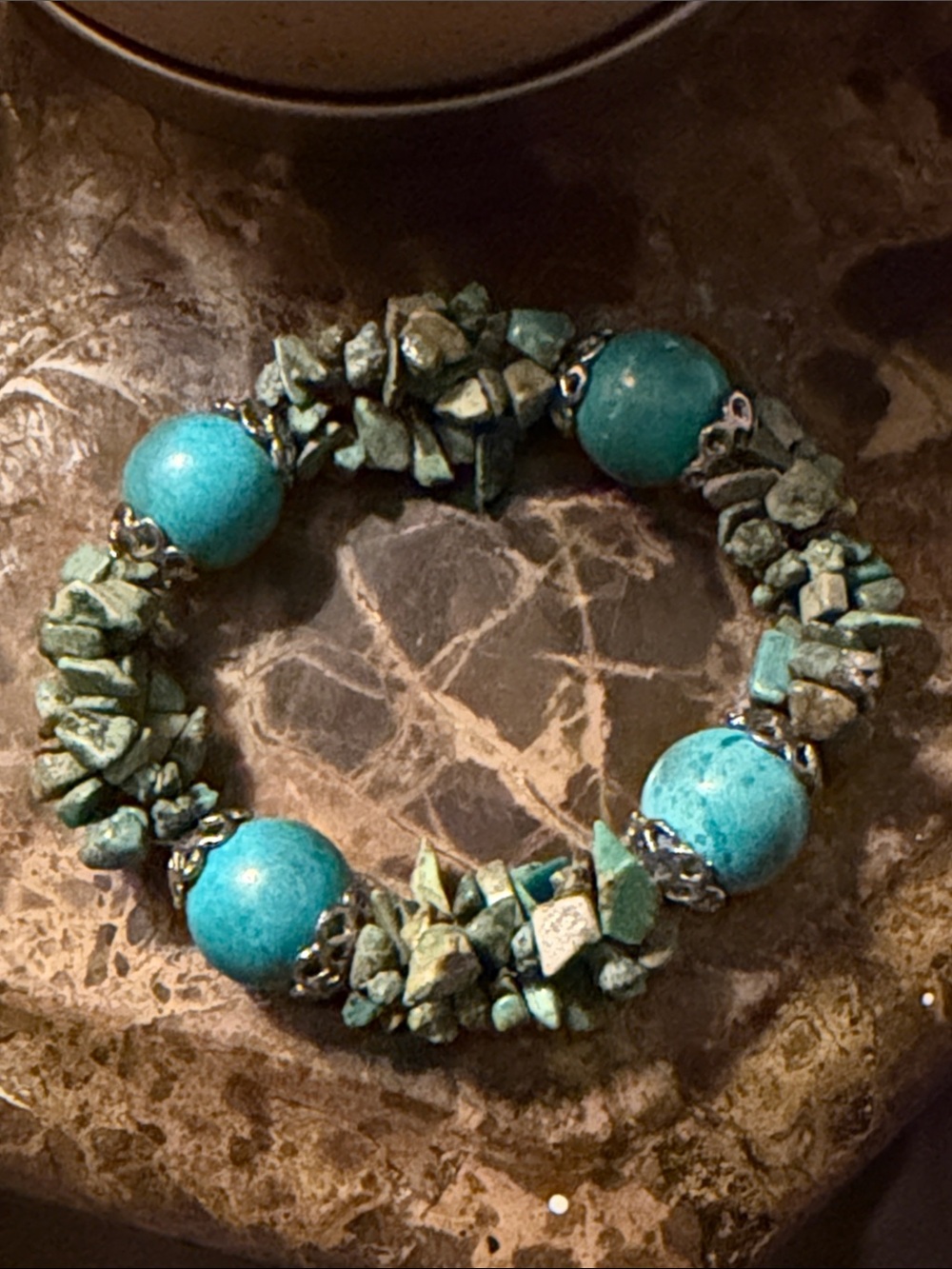 Turquoise chip stretch bracelet